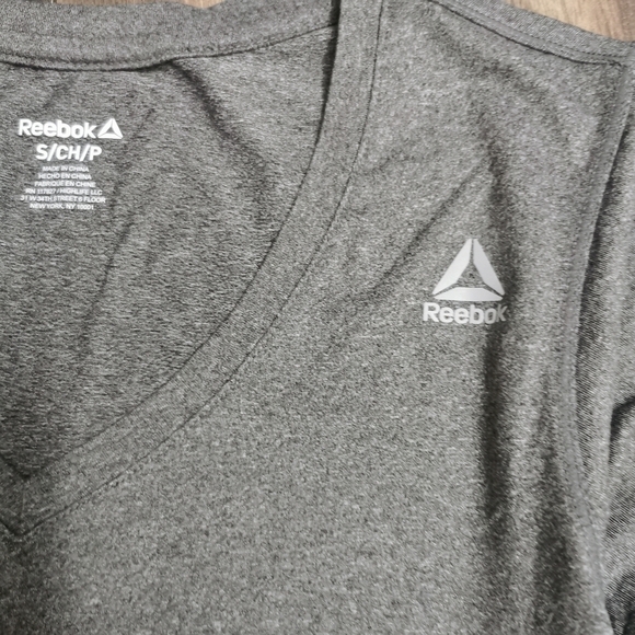 REEBOK training sleeve shirt - Picture 6 of 6